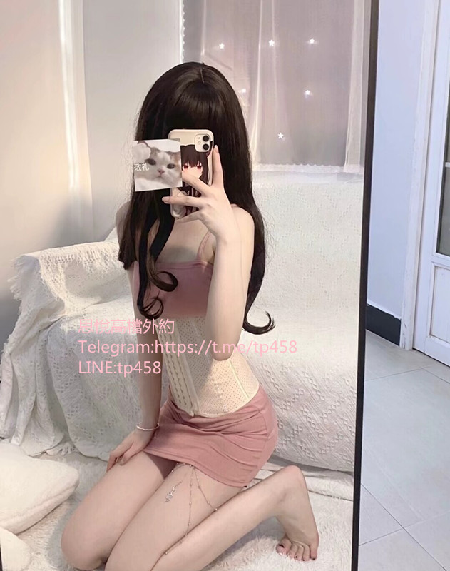 FcmL6i1aUAIz84D.jpg