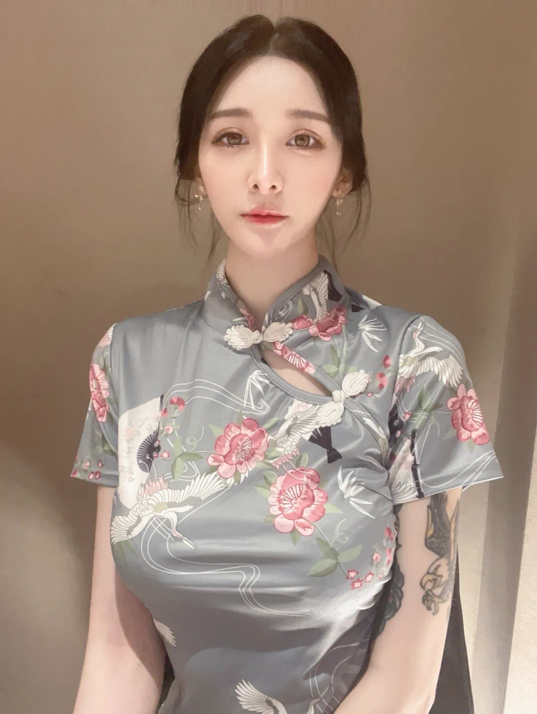 c1f02f01ly1gt52cp0quuj20u013w7a8.jpg