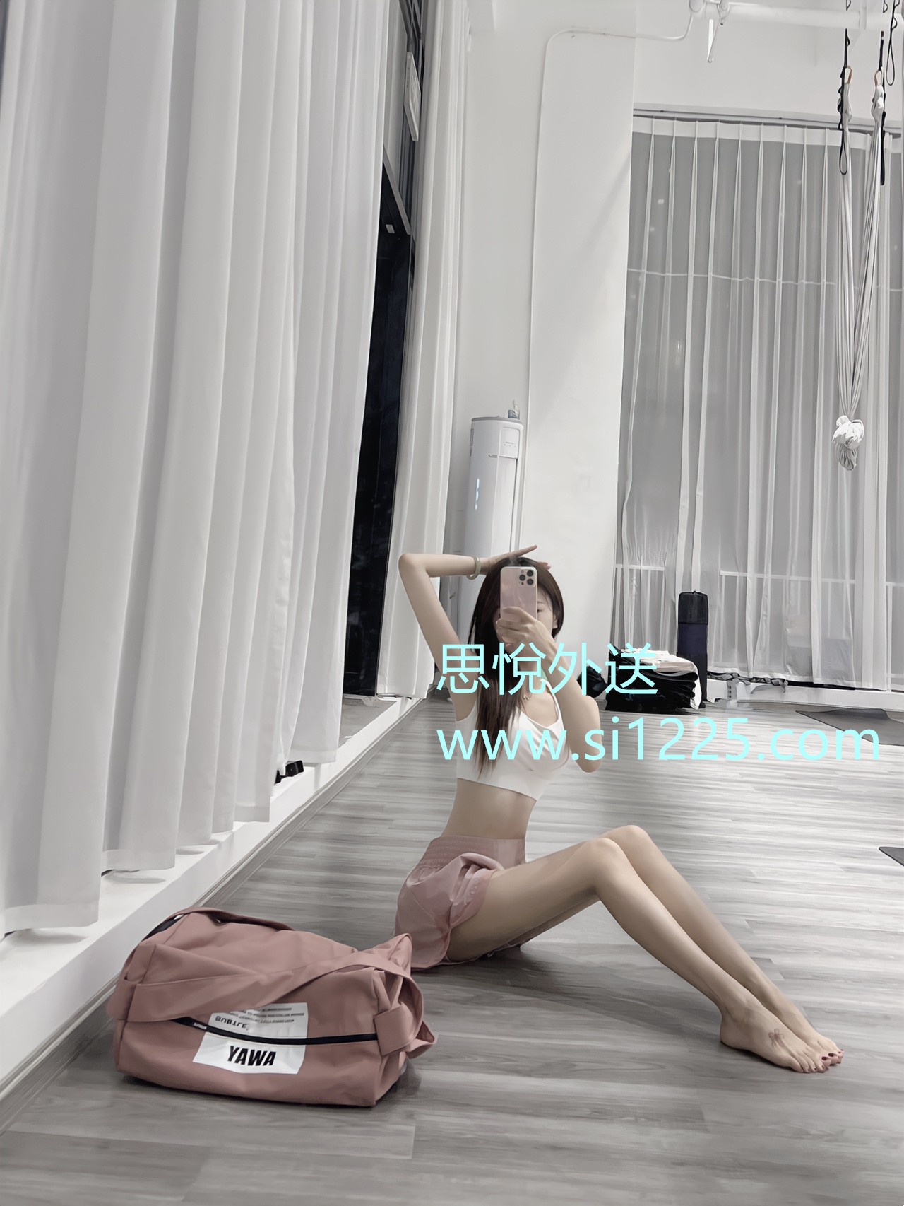 869716dely1hn9pahxx6yj20zk1beamk.jpg