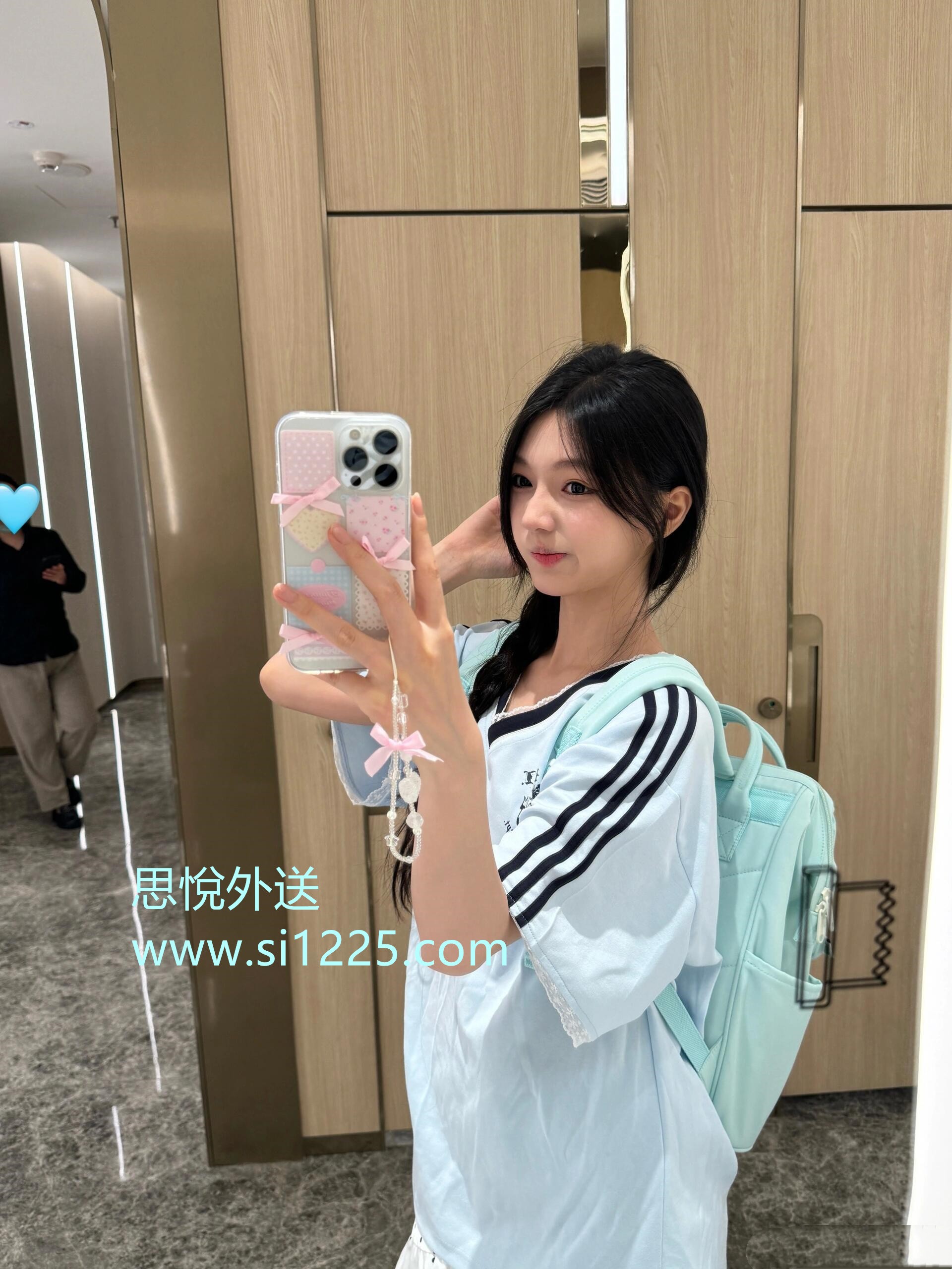 0079AEmngy1hrme5jjgxsj31hc1z4gw7.jpg