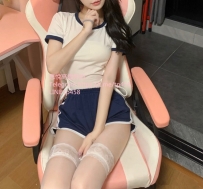 妍妍 162/46kg/C/23歲  直播正妹