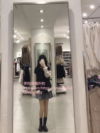 依依 160/45kg/C/21歲