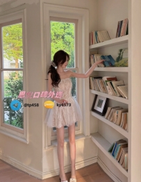 小楚   163cm  45kg  C  23歲   #雙北