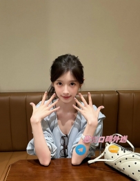 小婕 160cm  45kg   C  23歲 #雙北