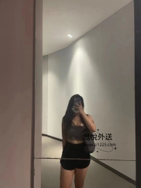滢碧 162/46kg/D/24歲