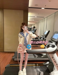 凱琳 161cm 45kg C  23歲  #高雄