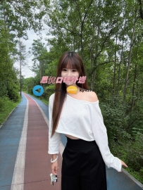 柔蘭  160cm 43kg C 24歲