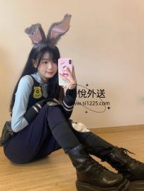 錦謠 160/45kg/C/21歲