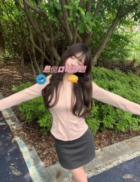 可薇 160cm  45kg C+ 23歲  #高雄