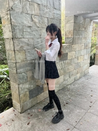 清清  161/45kg/C/20歲