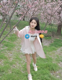 小雪   158cm  43kg  C  20歲   #高雄  #大學交換生