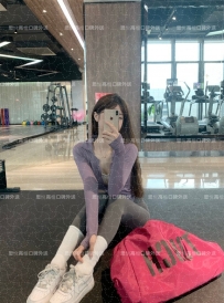 雅雅  164cm  47kg  D   24歲