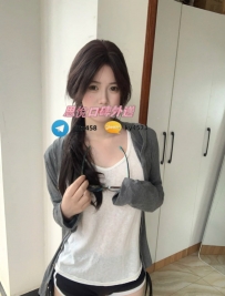 妮拉 161cm 46kg  C+  22歲  #高雄